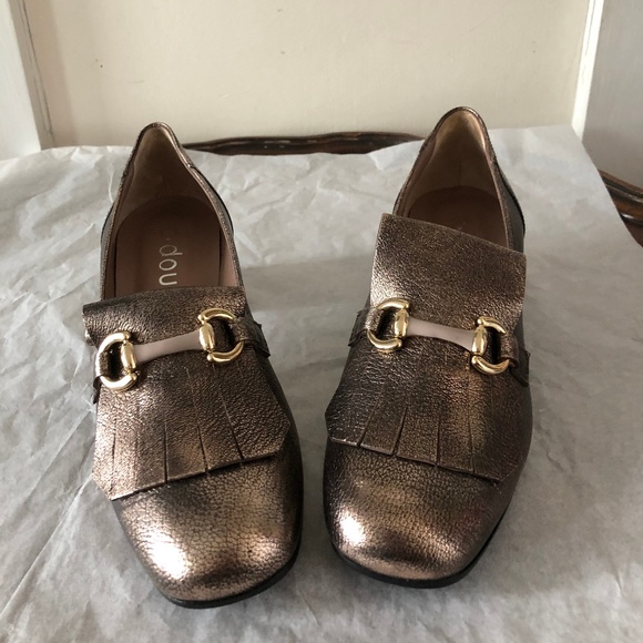 C. doux equestrian fringes slip on pumps sz EUR 37